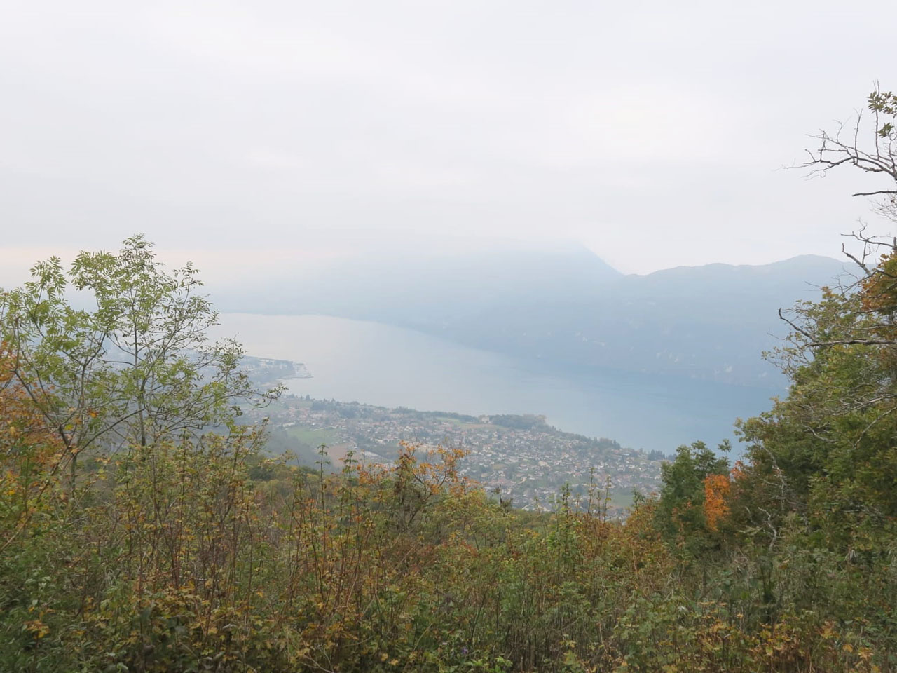 Lac du Bourget depuis la croix de Meyrieux